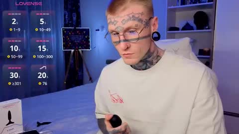 Alex but u can call me Theo online show from 02.13.26