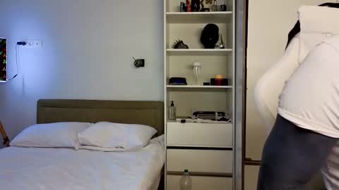 Alex but u can call me Theo online show from 02.17.26