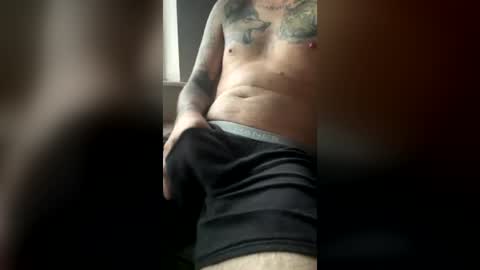 Snapshot of tattooedandsexy25 chatting on 07.11.26 GRIM WOLF online show from 07.11.26