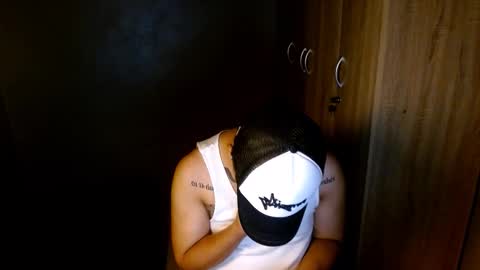 Snapshot of tattooguy1209 chatting on 11.05.25 zareen online show from 11.05.25