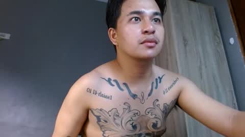 Snapshot of tattooguy1209 chatting on 11.16.25 zareen online show from 11.16.25