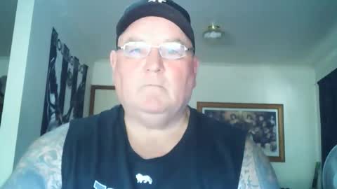 Snapshot of tattzsexy chatting on 10.27.25 tattzsexy online show from 10.27.25