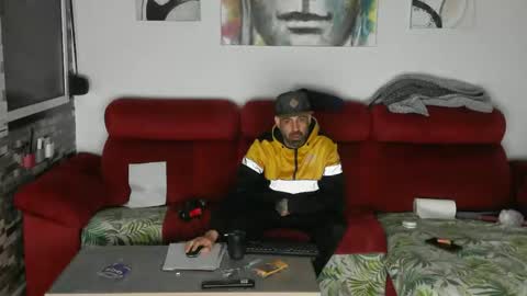 Snapshot of tatuadorhotxxx chatting on 11.27.25 Tatuado20cm online show from 11.27.25