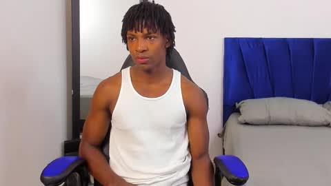 Snapshot of tau_montes chatting on 09.16.25 tau_montes online show from 09.16.25