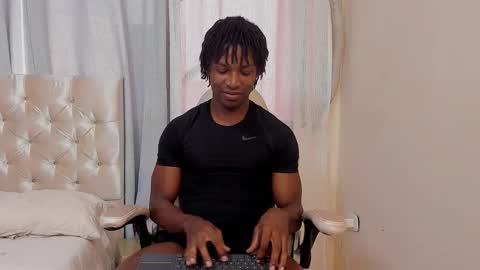 Snapshot of tau_montes chatting on 10.09.25 tau_montes online show from 10.09.25