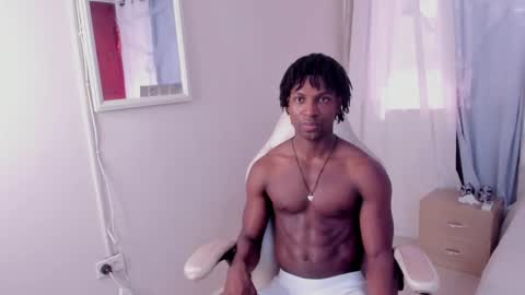 Snapshot of tau_montes chatting on 10.27.25 tau_montes online show from 10.27.25