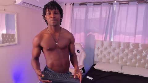 Snapshot of tau_montes chatting on 11.07.25 tau_montes online show from 11.07.25