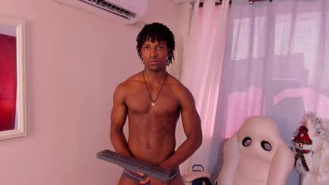 Snapshot of tau_montes chatting on 11.13.25 tau_montes online show from 11.13.25