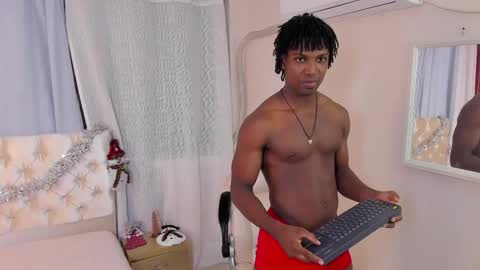 Snapshot of tau_montes chatting on 11.29.25 tau_montes online show from 11.29.25