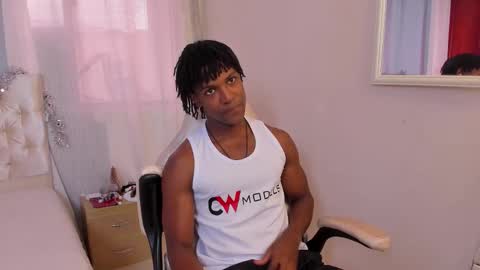 Snapshot of tau_montes chatting on 12.01.25 tau_montes online show from 12.01.25