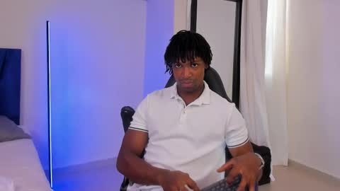 Snapshot of tau_montes chatting on 01.16.26 tau_montes online show from 01.16.26