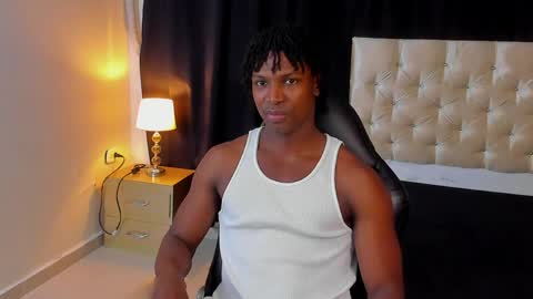 Snapshot of tau_montes chatting on 04.08.26 tau_montes online show from 04.08.26