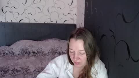 Snapshot of taxxxu chatting on 07.28.26 Diana online show from 07.28.26