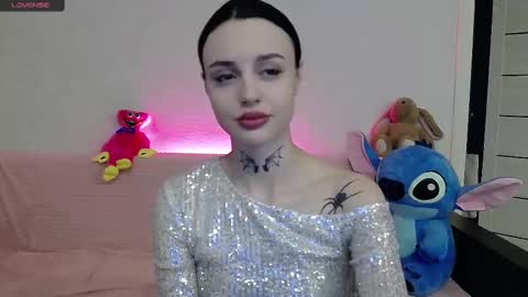 Snapshot of tayaavis chatting on 03.03.25 Taya online show from 03.03.25