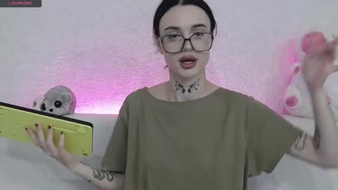 Taya online show from 11.17.25