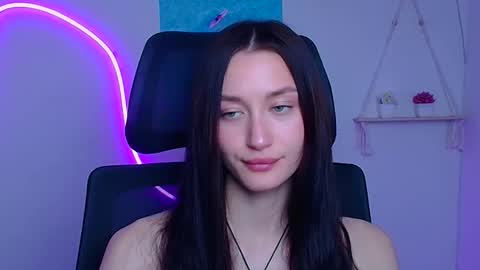 Snapshot of tayavibe chatting on 04.23.26 Taya online show from 04.23.26