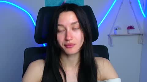Snapshot of tayavibe chatting on 04.29.26 Taya online show from 04.29.26