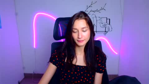 Snapshot of tayavibe chatting on 07.24.26 Taya online show from 07.24.26