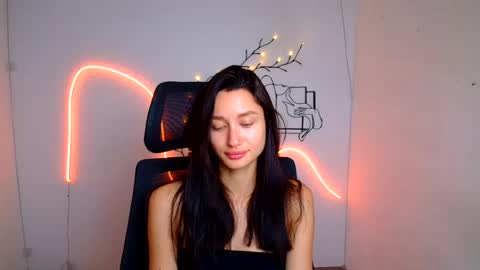 Snapshot of tayavibe chatting on 08.07.26 Taya online show from 08.07.26