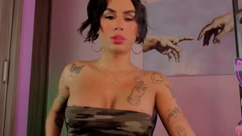 Snapshot of taybunny18 chatting on 09.22.25   online show from 09.22.25