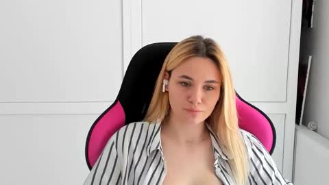 Snapshot of tayla_shy chatting on 06.09.26 Tay online show from 06.09.26
