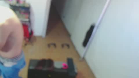 Snapshot of tayler_and_alina chatting on 01.22.25 MARCELO MILK online show from 01.22.25