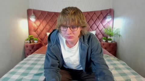 Tayler online show from 04.18.26