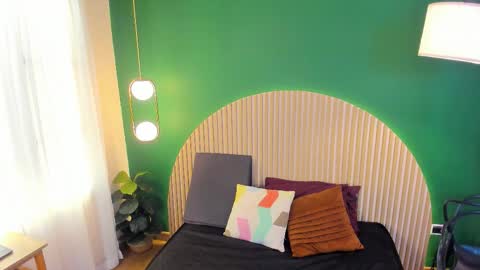 Taylor Bennet online show from 11.12.25