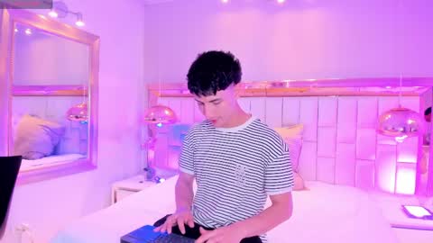 taylor_brooks_ online show from 04.06.26