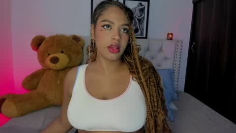 Snapshot of taylor_sexyy chatting on 05.17.26 Taylor online show from 05.17.26
