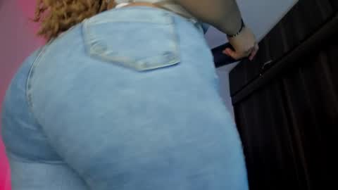 Snapshot of taylor_sexyy chatting on 05.20.26 Taylor online show from 05.20.26