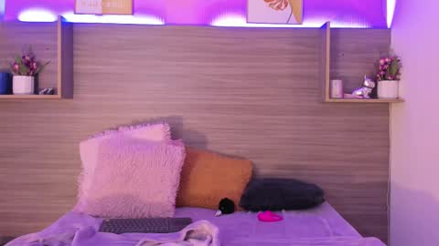 Taylor  online show from 02.15.25