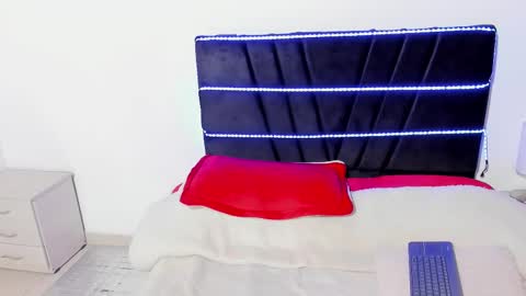 taylormaccurdy_ online show from 02.03.26