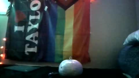 Taylor Riot online show from 10.20.25