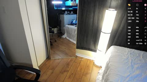 Snapshot of taylortait chatting on 12.06.24 Taylor Tait online show from 12.06.24