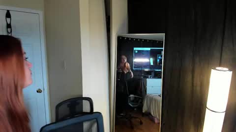 Snapshot of taylortait chatting on 03.07.25 Taylor Tait online show from 03.07.25