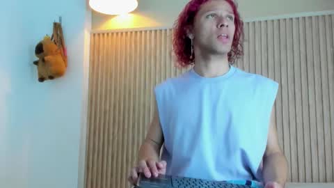 Snapshot of tayson_scott chatting on 12.14.25 Tayson online show from 12.14.25