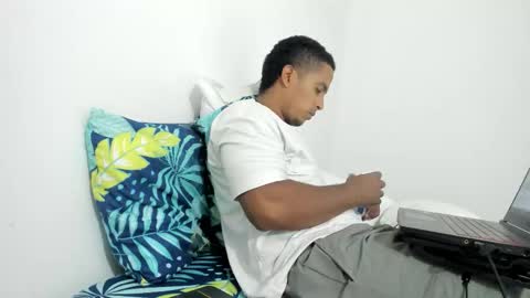 Snapshot of taysonysasha chatting on 02.02.26 ask for cum online show from 02.02.26