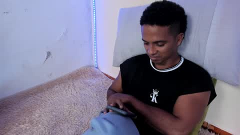 Snapshot of taysonysasha chatting on 04.09.26 ask for cum online show from 04.09.26