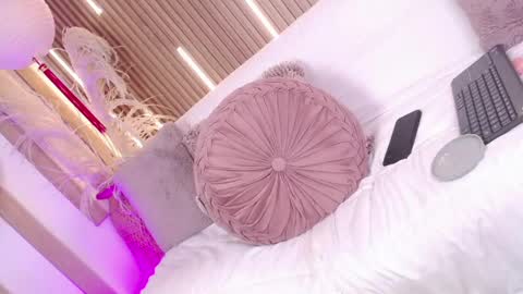 Snapshot of tayzon_foxxx chatting on 05.29.26 Sofia online show from 05.29.26