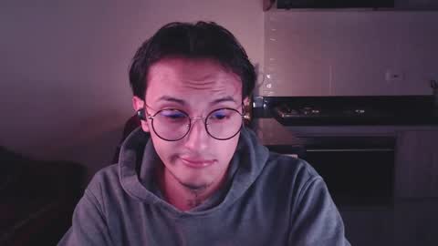 Teo independent model online show from 02.20.25