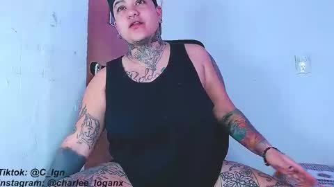 Charlee He online show from 01.05.25