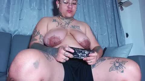 Charlee He online show from 12.15.25