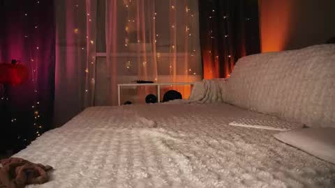 Mary     X TechnoElfff  INST    fansly kissmary online show from 11.27.25