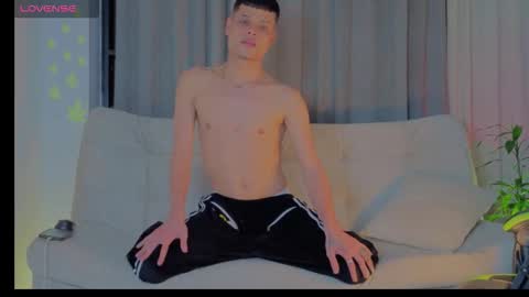 Snapshot of teeenagefeverr chatting on 10.22.25 teeenagefeverr online show from 10.22.25