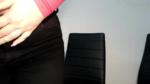 Teeyara  online show from 10.09.25