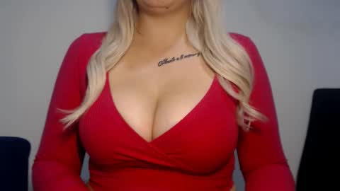 Teeyara  online show from 10.12.25