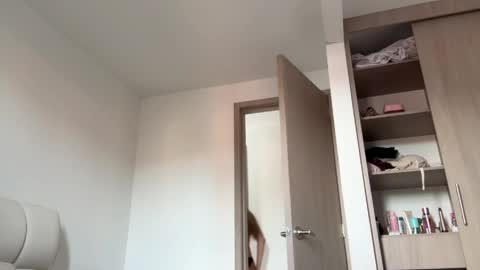 Amy No penetration Virgiin giirl online show from 05.15.26