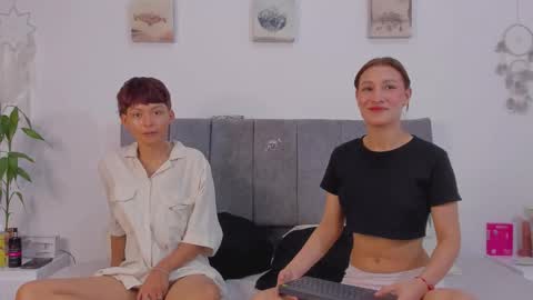 Estefani online show from 12.22.25