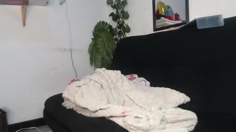 Snapshot of tefy_bratz chatting on 09.20.25 tefy_bratz online show from 09.20.25